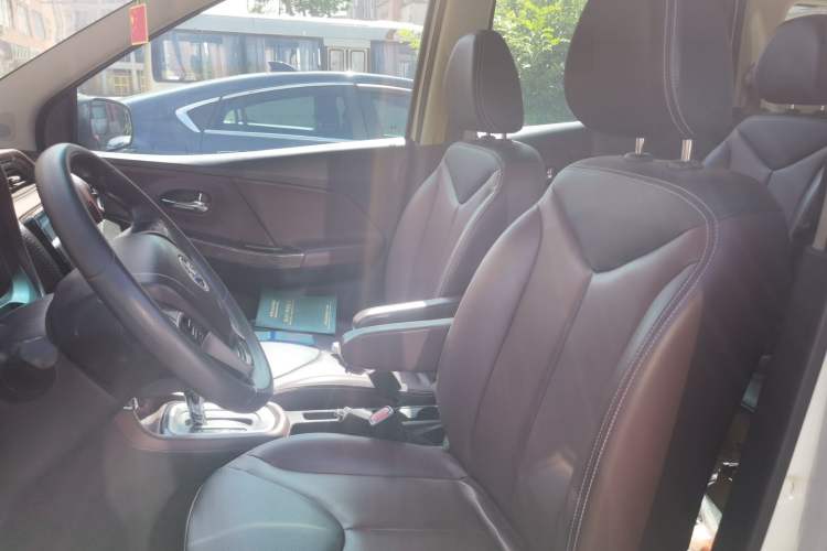 Used Venucia M50V 2017 1.6L XL CVT Luxury Edition Left Front Seat