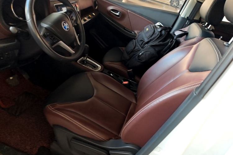 Used Venucia M50V 2017 1.6L XL CVT Luxury Edition Left Front Seat