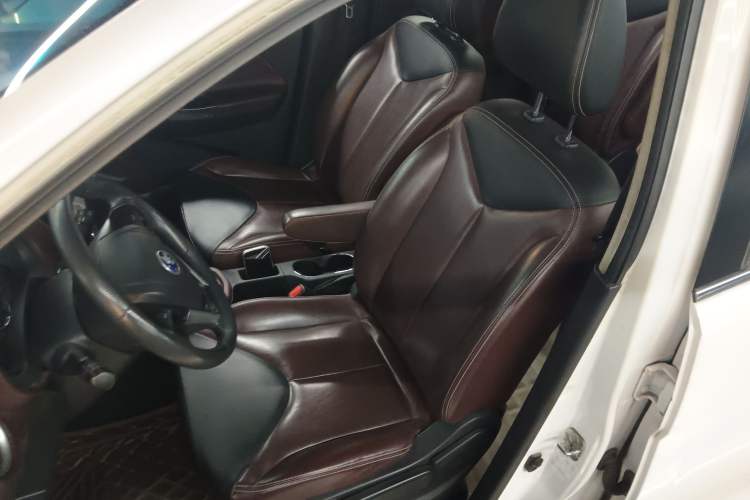 Used Venucia M50V 2017 1.6L XL CVT Luxury Edition Left Front Seat