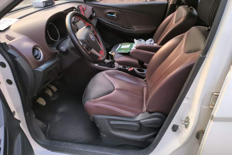 Used Venucia M50V 2017 1.5L XL Manual Comfort Edition Left Front Seat