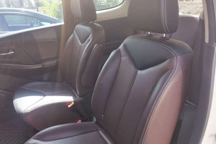 Used Venucia M50V 2017 1.6L XL CVT Luxury Edition Left Rear Seat