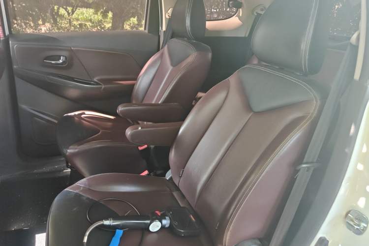Used Venucia M50V 2017 1.6L XL CVT Luxury Edition Left Rear Seat