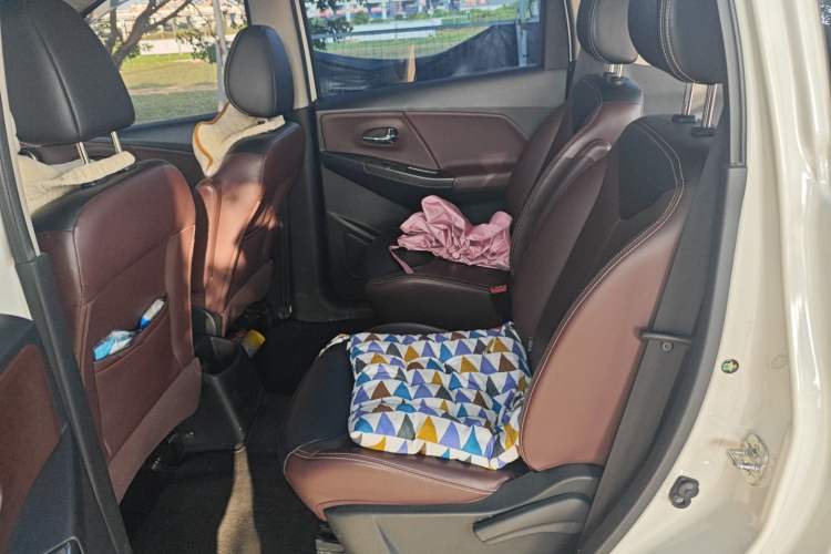Used Venucia M50V 2017 1.6L XL CVT Luxury Edition Left Rear Seat