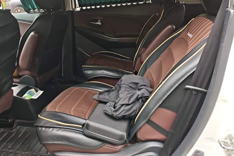 Used Venucia M50V 2017 1.6L XL CVT Luxury Edition Left Rear Seat