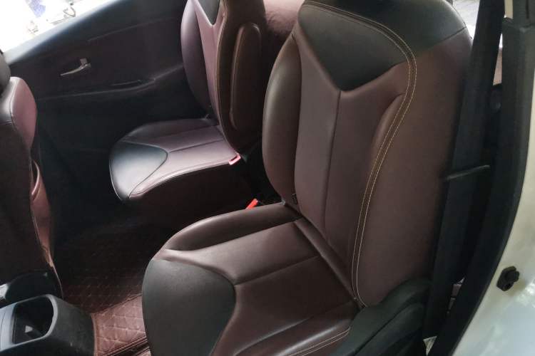 Used Venucia M50V 2017 1.5L XL Manual Comfort Edition Left Rear Seat