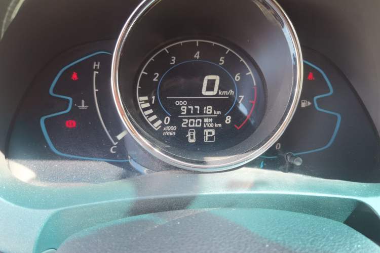 Used Venucia M50V 2017 1.6L XL CVT Luxury Edition Odometer Close Up