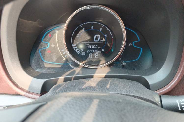Used Venucia M50V 2017 1.6L XL CVT Luxury Edition Odometer Close Up