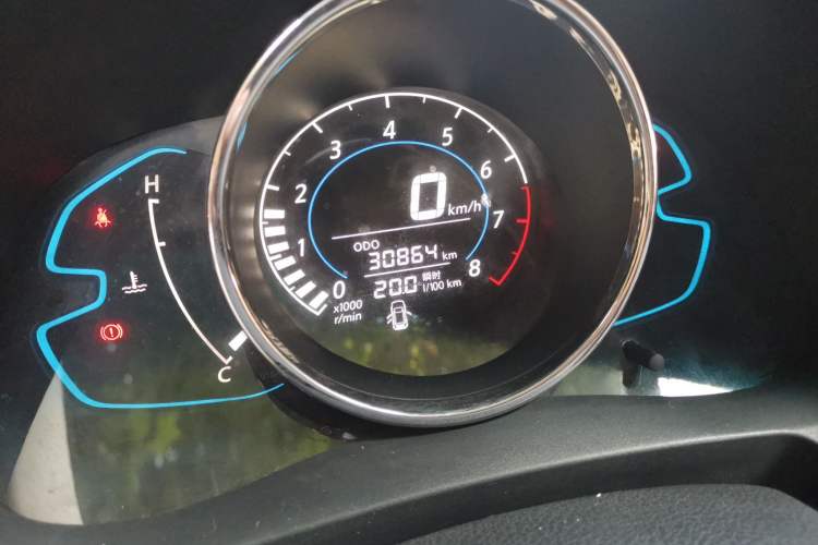 Used Venucia M50V 2017 1.5L XL Manual Comfort Edition Odometer Close Up