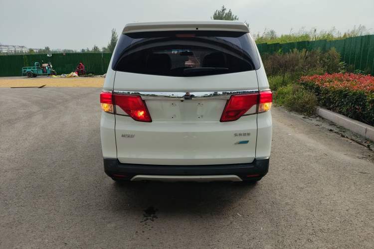 Used Venucia M50V 2017 1.6L XV CVT Deluxe Edition Rear