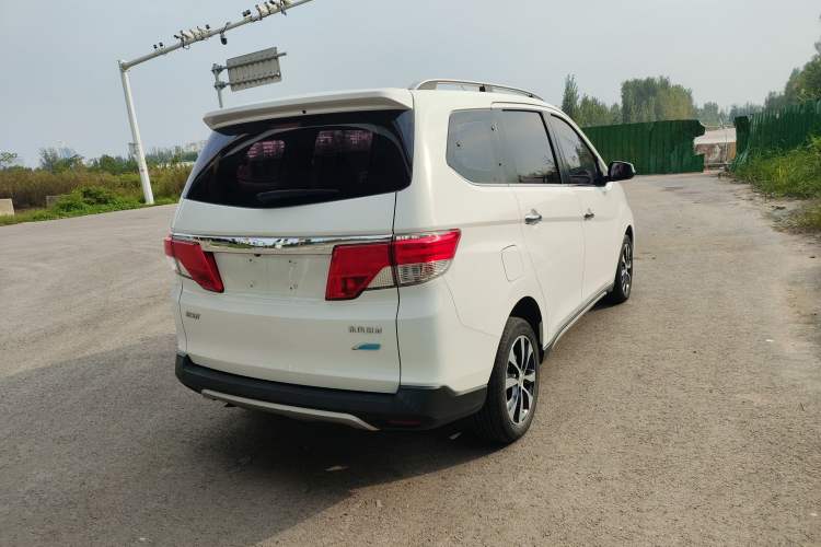 Used Venucia M50V 2017 1.6L XV CVT Deluxe Edition Rear Right 45 Deg