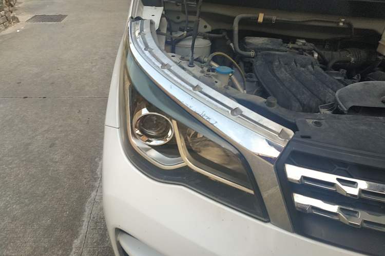 Used Venucia M50V 2017 1.6L XL CVT Luxury Edition Right Front Headlight
