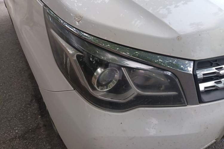 Used Venucia M50V 2017 1.5L XL Manual Comfort Edition Right Front Headlight
