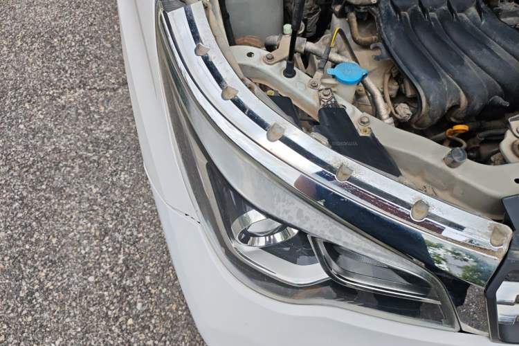 Used Venucia M50V 2017 1.6L XL CVT Luxury Edition Right Front Headlight