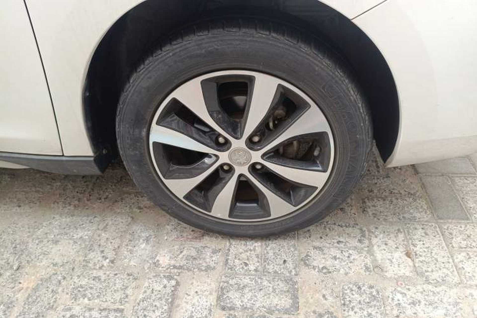 Used Venucia M50V 2017 1.5L XL Manual Comfort Edition Right Front Wheel Hub