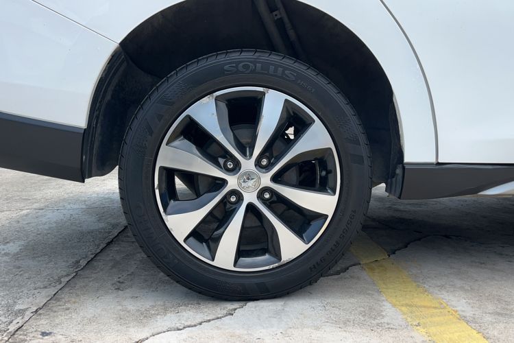 Used Venucia M50V 2017 1.6L XV CVT Deluxe Edition Right Rear Wheel Hub