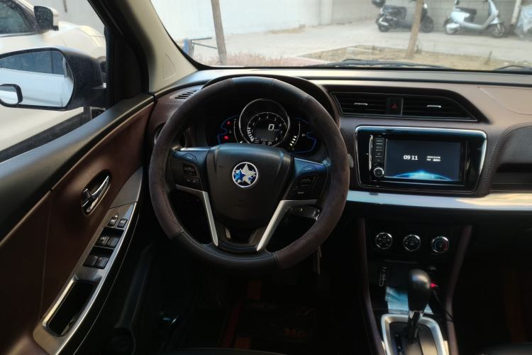 Used Venucia M50V 2017 1.6L XL CVT Luxury Edition Steering Wheel