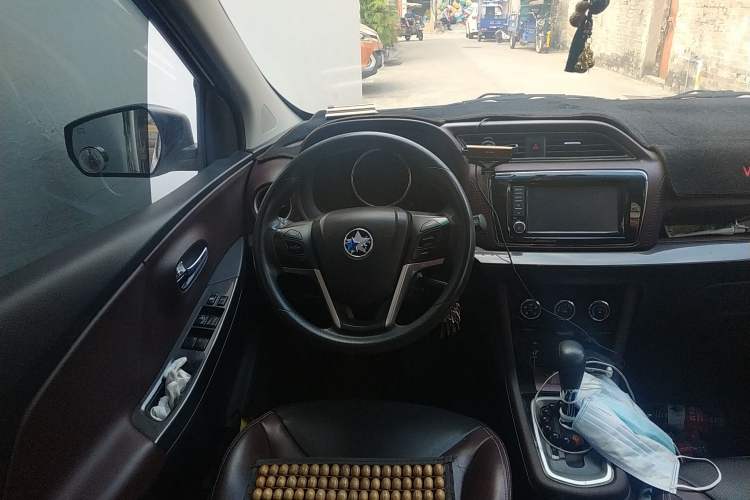 Used Venucia M50V 2017 1.6L XL CVT Luxury Edition Steering Wheel