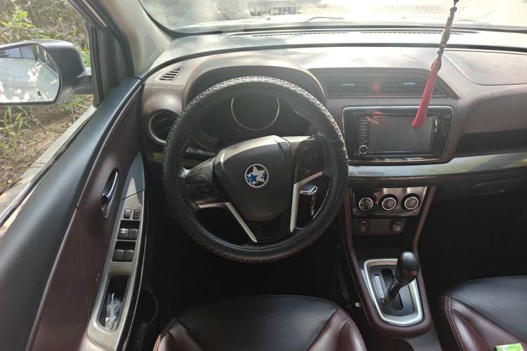 Used Venucia M50V 2017 1.6L XL CVT Luxury Edition Steering Wheel