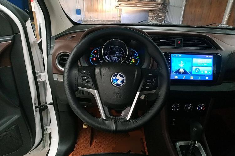 Used Venucia M50V 2017 1.6L XL CVT Luxury Edition Steering Wheel