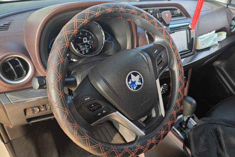 Used Venucia M50V 2017 1.6L XL CVT Luxury Edition Steering Wheel