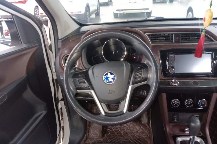 Used Venucia M50V 2017 1.6L XL CVT Luxury Edition Steering Wheel