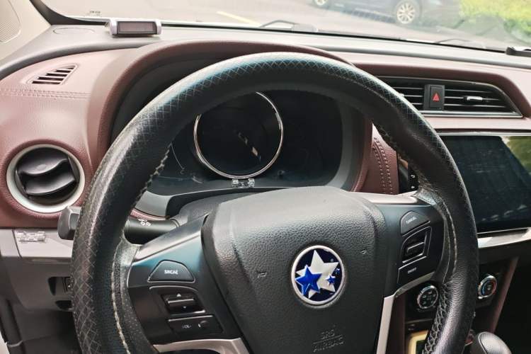 Used Venucia M50V 2017 1.6L XL CVT Luxury Edition Steering Wheel