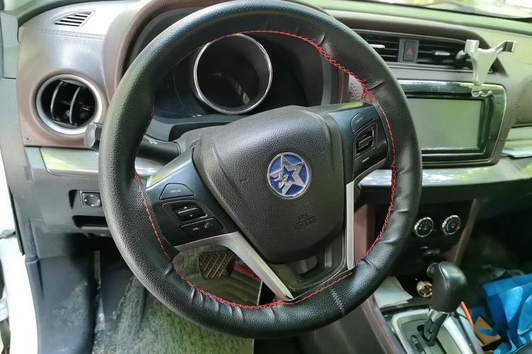Used Venucia M50V 2017 1.6L XL CVT Luxury Edition Steering Wheel