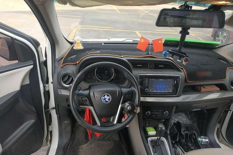 Used Venucia M50V 2017 1.6L XL CVT Luxury Edition Steering Wheel