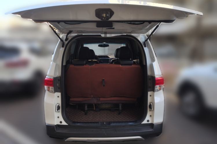 Used Venucia M50V 2017 1.6L XL CVT Luxury Edition Trunk
