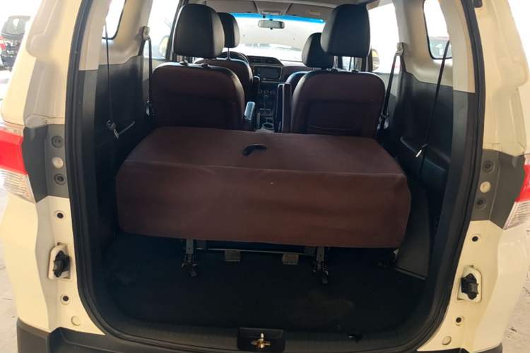 Used Venucia M50V 2017 1.6L XL CVT Luxury Edition Trunk