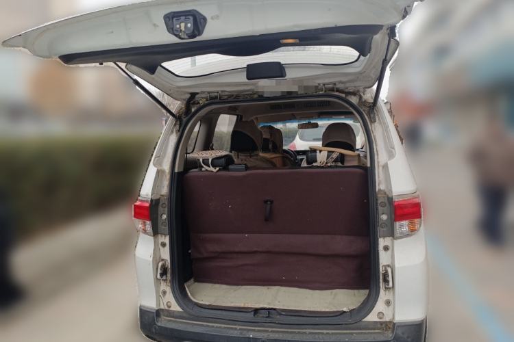 Used Venucia M50V 2017 1.5L XL Manual Comfort Edition Trunk