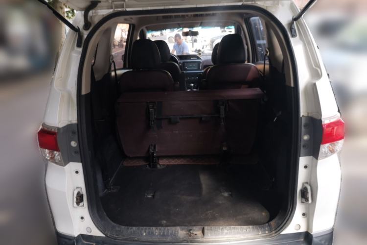 Used Venucia M50V 2017 1.5L XL Manual Comfort Edition Trunk