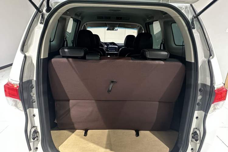 Used Venucia M50V 2017 1.6L XL CVT Luxury Edition Trunk