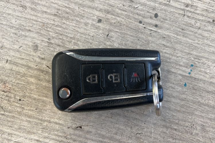 Used Venucia M50V 2017 1.6L XV CVT Deluxe Edition Vehicle Key