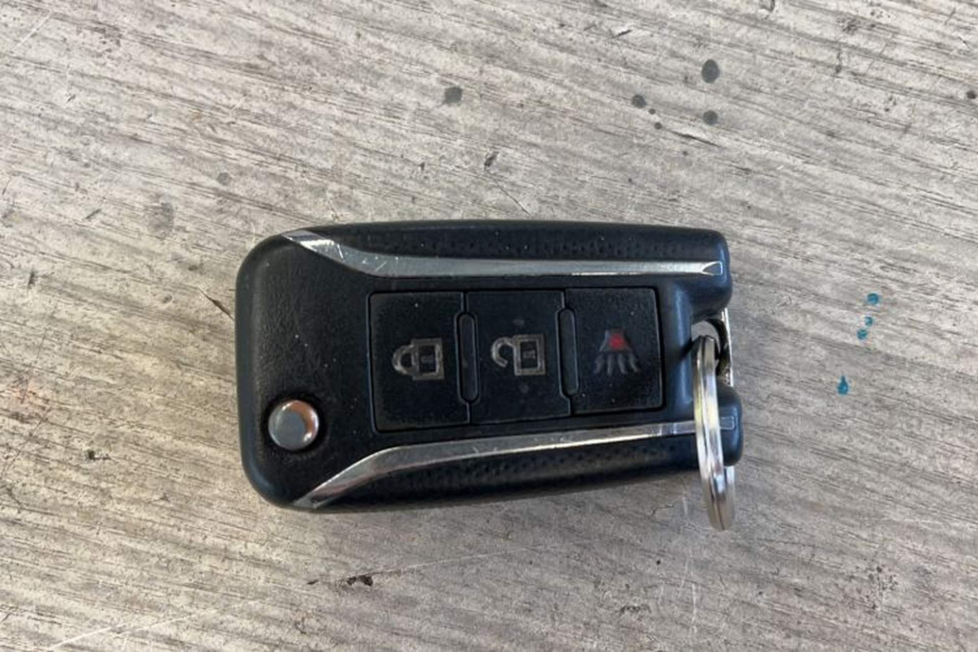 Used Venucia M50V 2017 1.6L XV CVT Deluxe Edition Vehicle Key