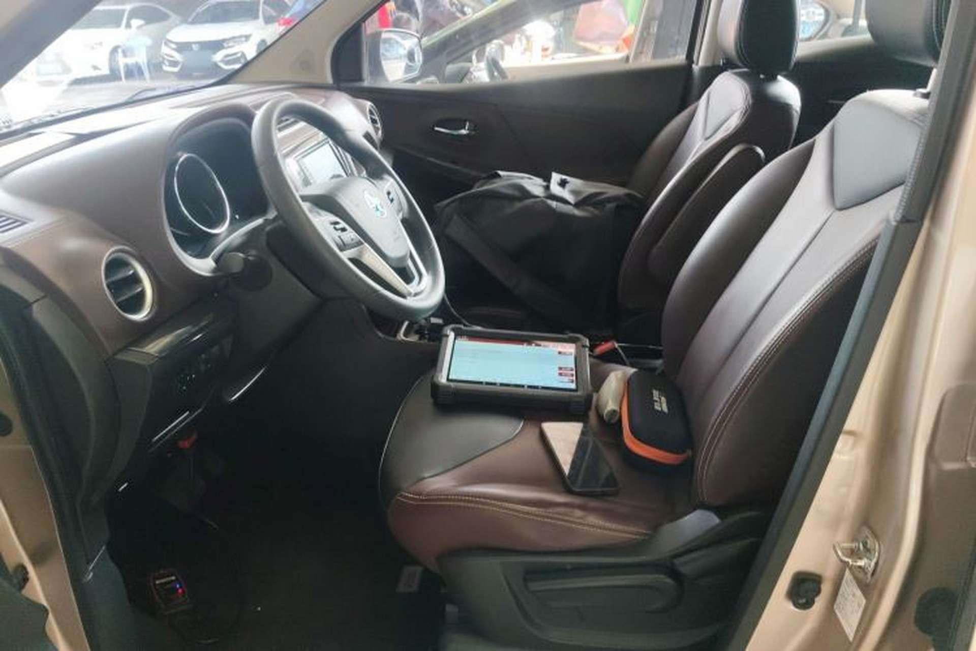 Used Venucia M50V 2017 1.6L XL CVT Luxury Edition Left Front Seat