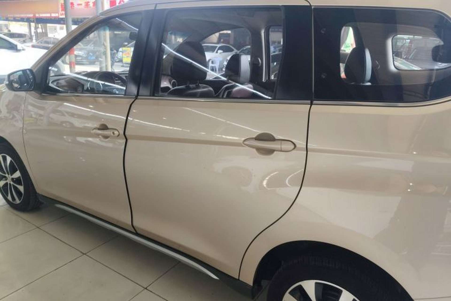 Used Venucia M50V 2017 1.6L XL CVT Luxury Edition Left Side
