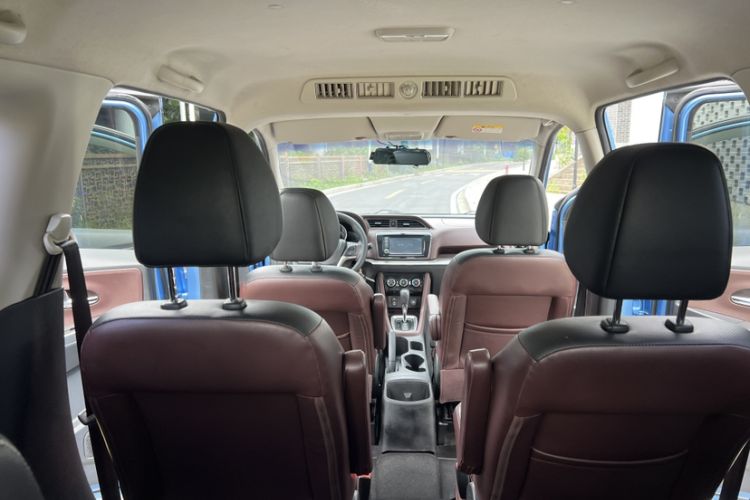 Used Venucia M50V 2019 1.6L CVT Luxury Edition Interior 12