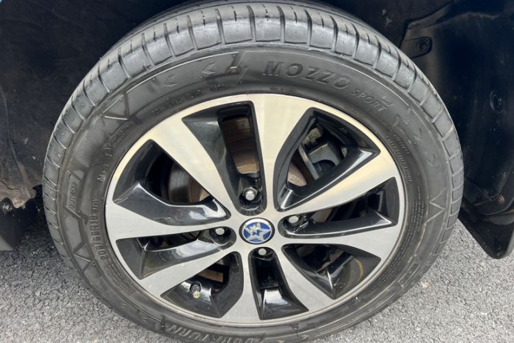 Used Venucia M50V 2019 1.6L CVT Luxury Edition Interior 13
