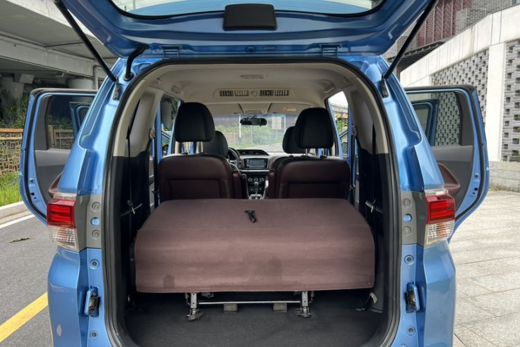 Used Venucia M50V 2019 1.6L CVT Luxury Edition Interior 6