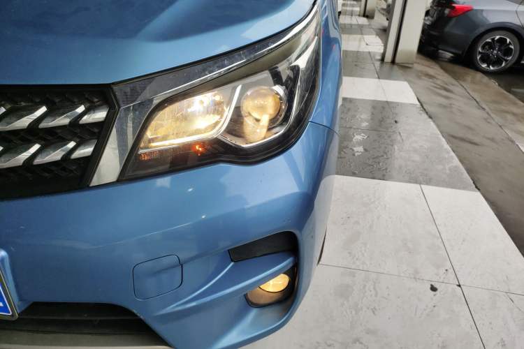 Used Venucia M50V 2019 1.6L CVT Luxury Edition Left Front Headlight