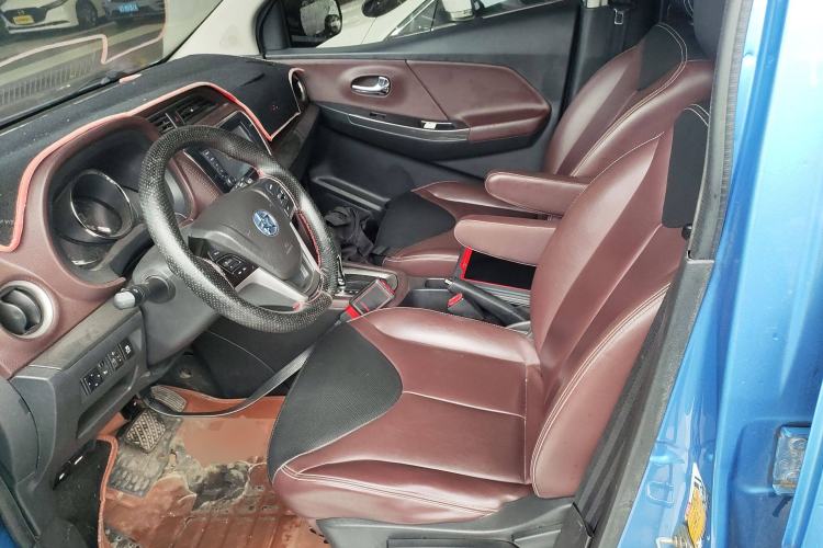 Used Venucia M50V 2019 1.6L CVT Luxury Edition Left Front Seat