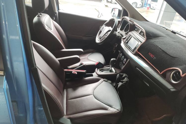 Used Venucia M50V 2019 1.6L CVT Luxury Edition Right Front Seat
