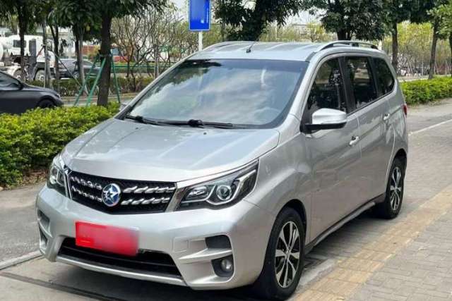 Used Venucia M50V 2019 1.6L CVT Luxury Edition