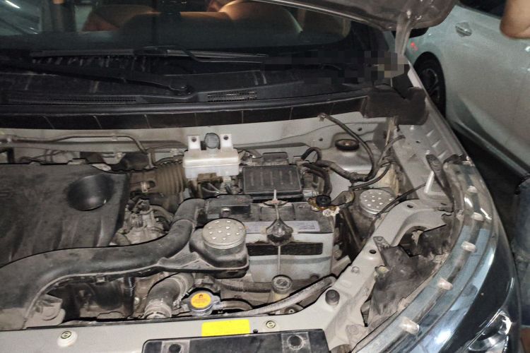 Used Venucia M50V 2019 1.6L CVT Luxury Edition Engine Bay Left