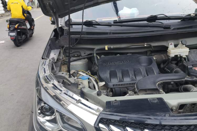 Used Venucia M50V 2019 1.6L CVT Luxury Edition Engine Bay Right