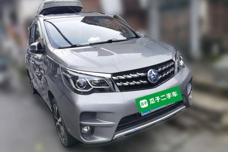 Used Venucia M50V 2019 1.6L CVT Luxury Edition Front Right 45 Deg