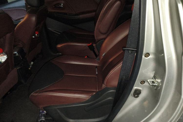 Used Venucia M50V 2019 1.6L CVT Luxury Edition Left Rear Seat