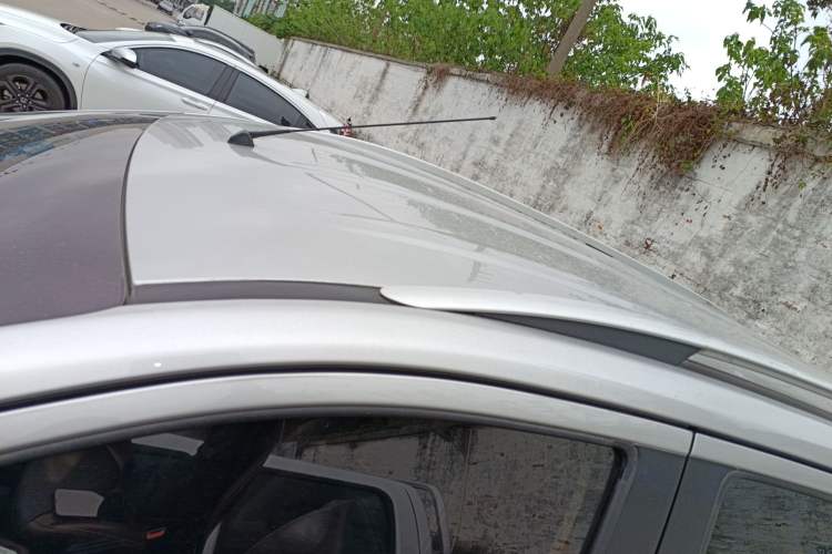 Used Venucia M50V 2019 1.6L CVT Luxury Edition Roof