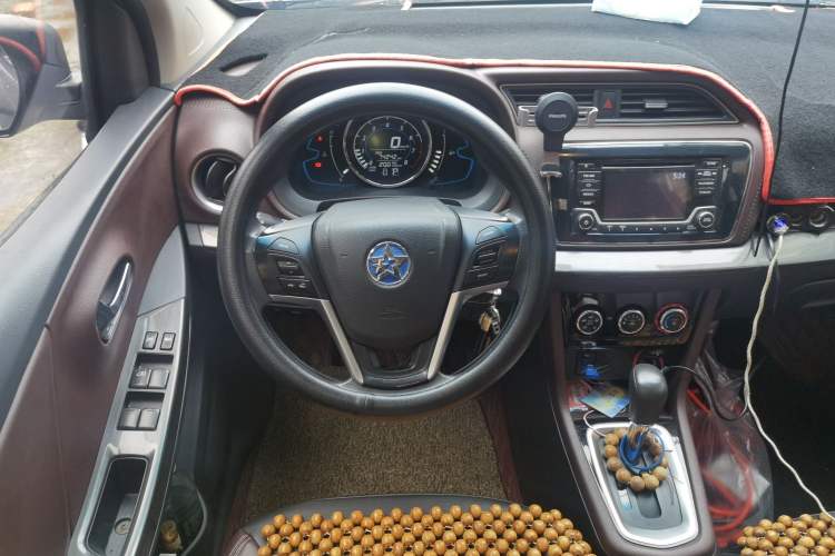 Used Venucia M50V 2019 1.6L CVT Luxury Edition Steering Wheel